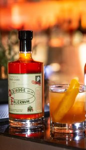 Old Judge Falernum Flaschenabbildung